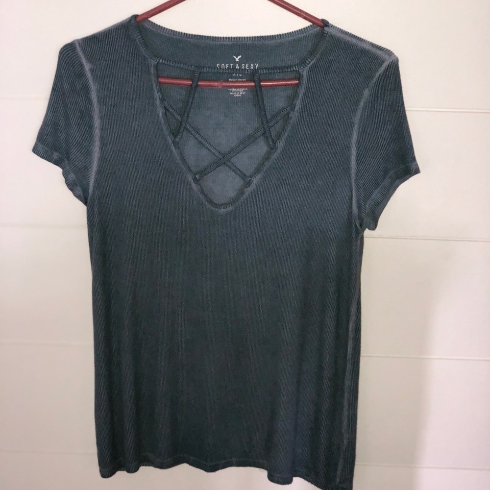 teel ribbed cris-cross neck shirt